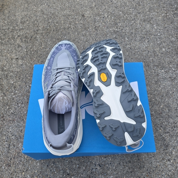 HOKA One Speedgoat 6 Sneaker  Men Size 10D - Picture 10 of 14